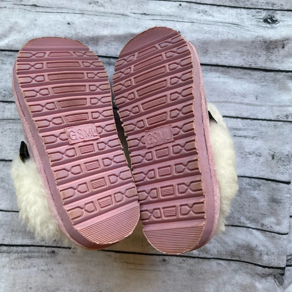 Old Friend children's acrylic fleece-lined pink scuff slippers